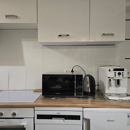 Szmaragdowy Apartament Przy Ulicy Opolskiej タルノフスキェ・グルィ エクステリア 写真