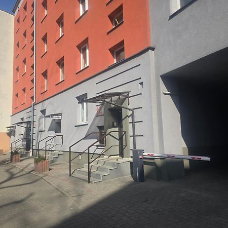 Szmaragdowy Apartament Przy Ulicy Opolskiej タルノフスキェ・グルィ エクステリア 写真