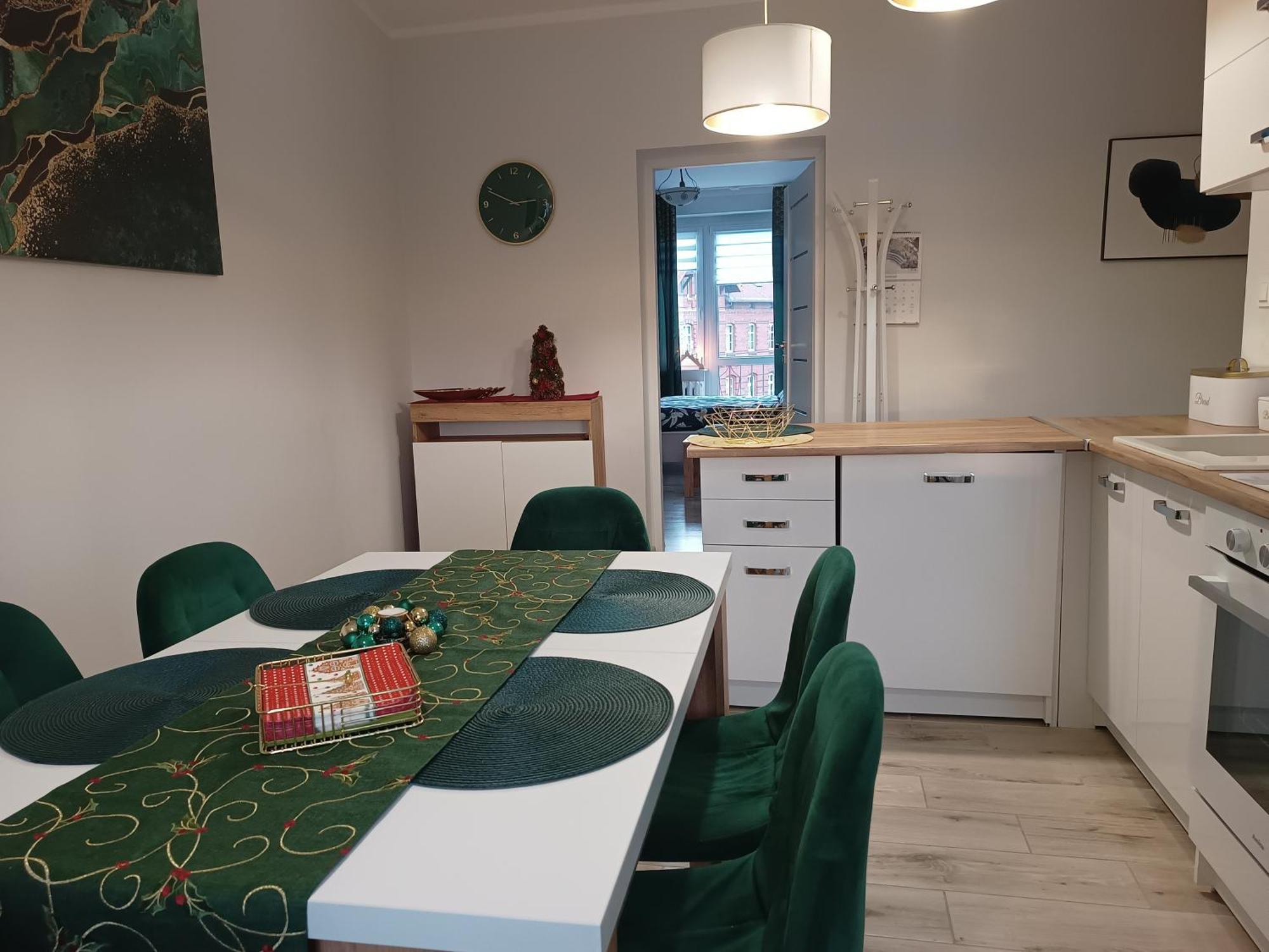Szmaragdowy Apartament Przy Ulicy Opolskiej タルノフスキェ・グルィ エクステリア 写真